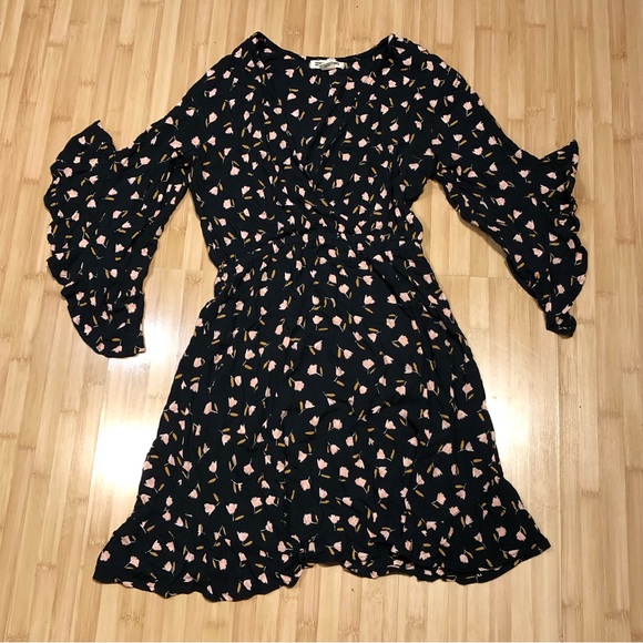 Billabong Floral Faux Wrap Dress size S - Picture 3 of 4